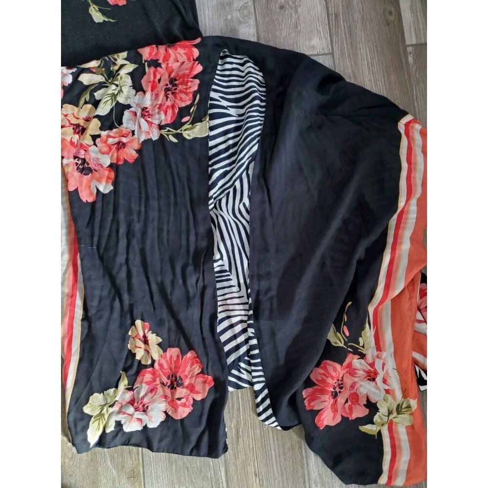 Chicos Women Black Floral Open Front Short Sleeve Casual Comfort W/ Matching Top - Picture 3 of 4